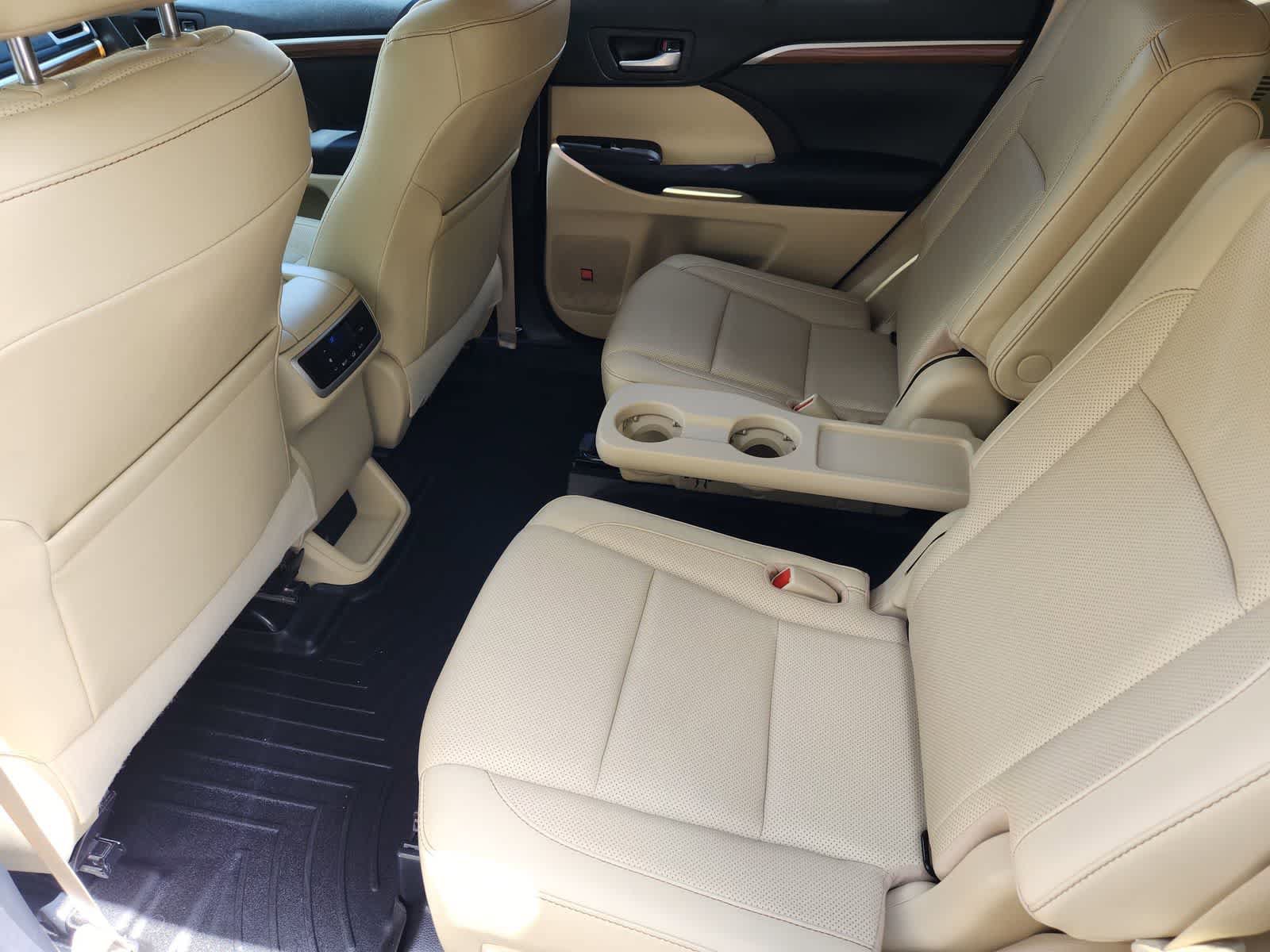 Used 2017 Toyota Highlander Limited FWD image 29