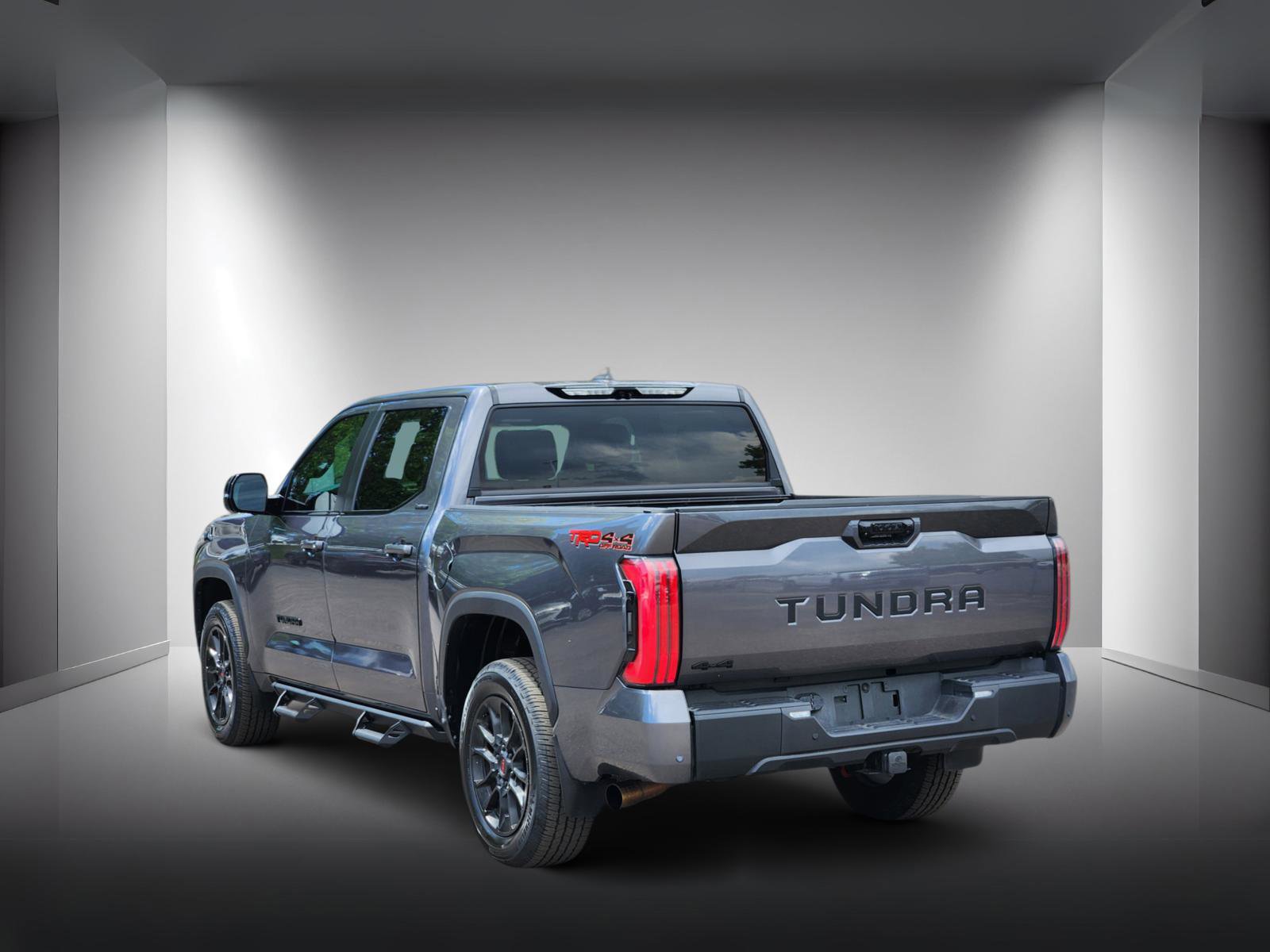 Used 2025 Toyota Tundra Limited AWD/4WD image 3