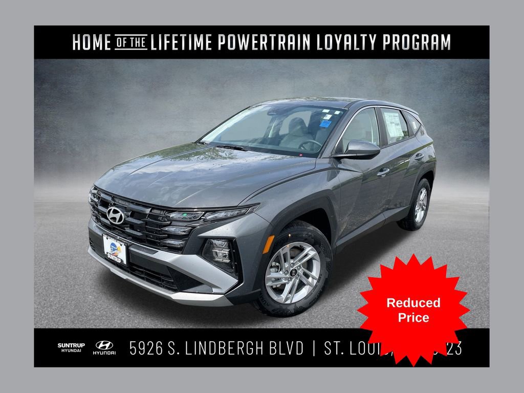 Used 2025 Hyundai Tucson SE image 1