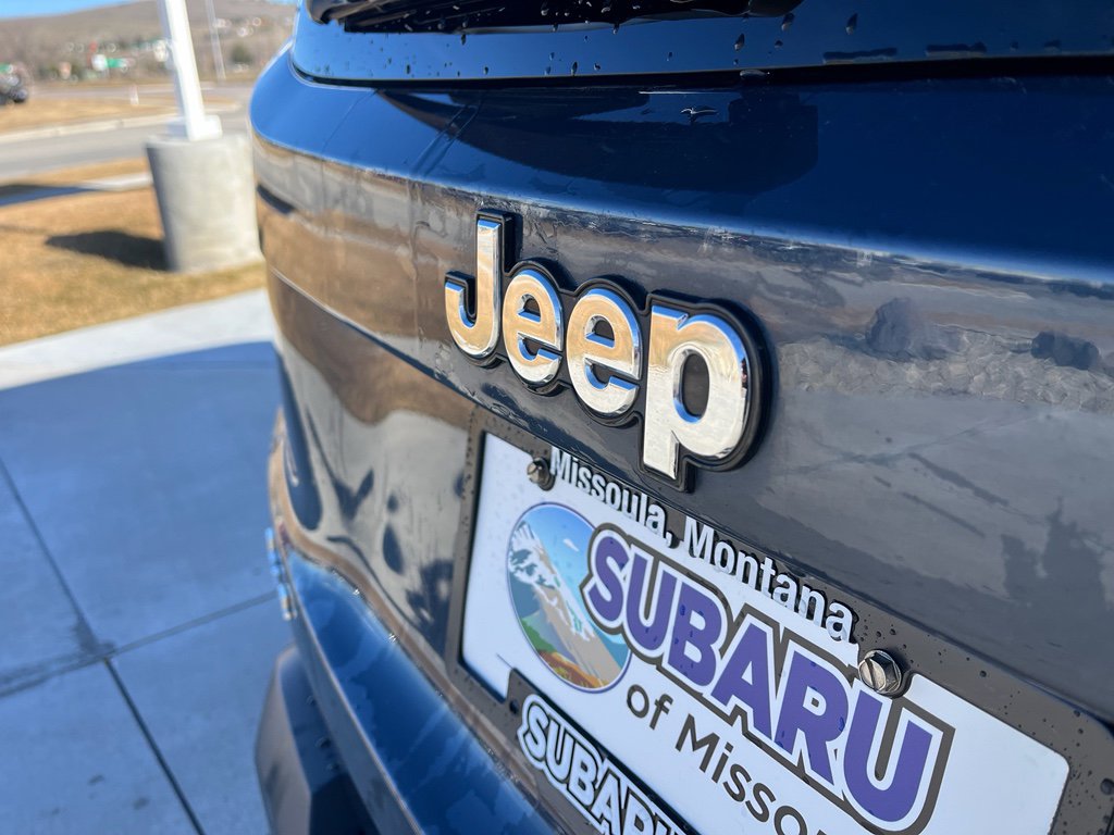 Used 2023 Jeep Renegade Latitude w/ Premium Group image 10