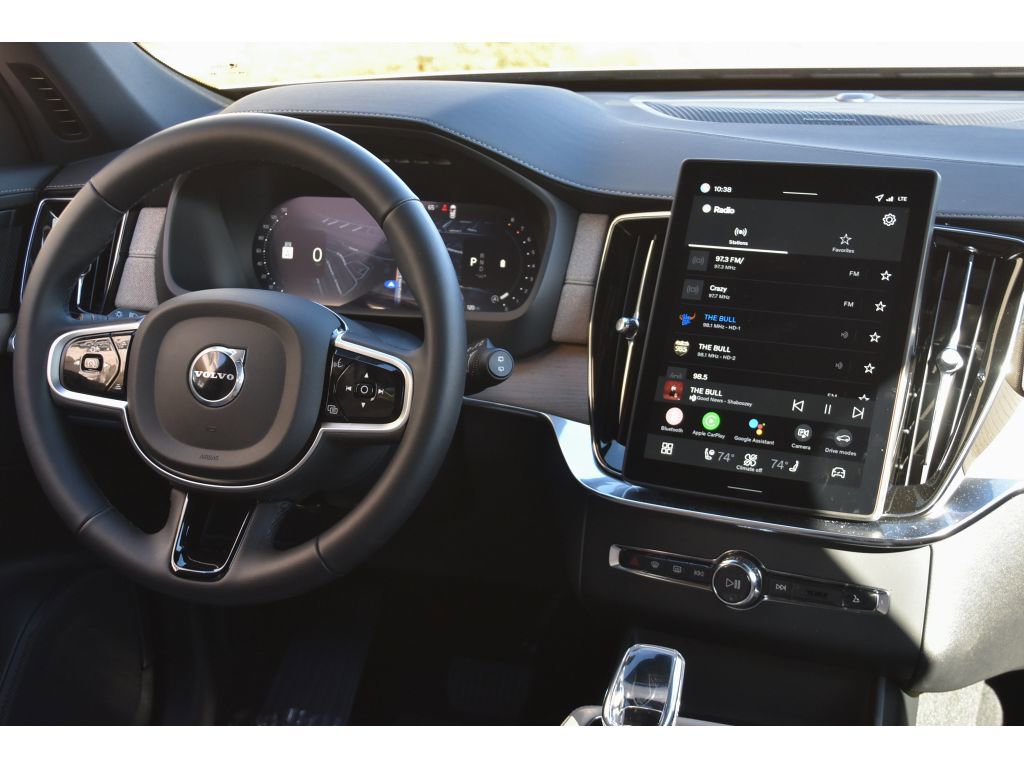 Certified 2026 Volvo XC90 B5 Plus image 19