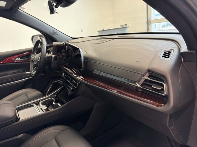Used 2025 Chevrolet Traverse Z71 w/ Enhanced Driving Package image 39