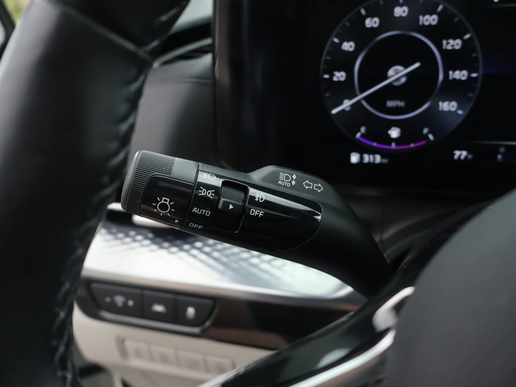 Certified 2024 Kia Carnival SX Prestige FWD image 27