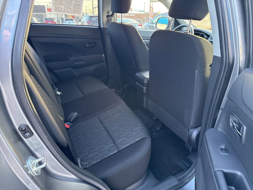 Used 2025 Mitsubishi Outlander Sport ES image 29