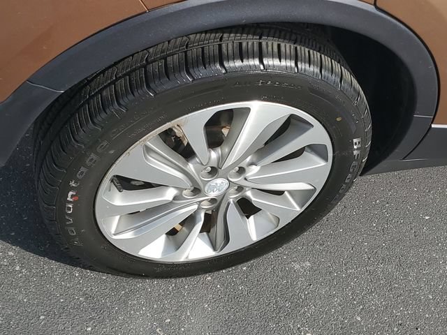 Certified 2017 Buick Encore Essence FWD image 5