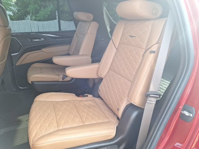 Used 2024 Cadillac Escalade Premium Luxury w/ LPO, Floor Liner Package AWD/4WD image 16