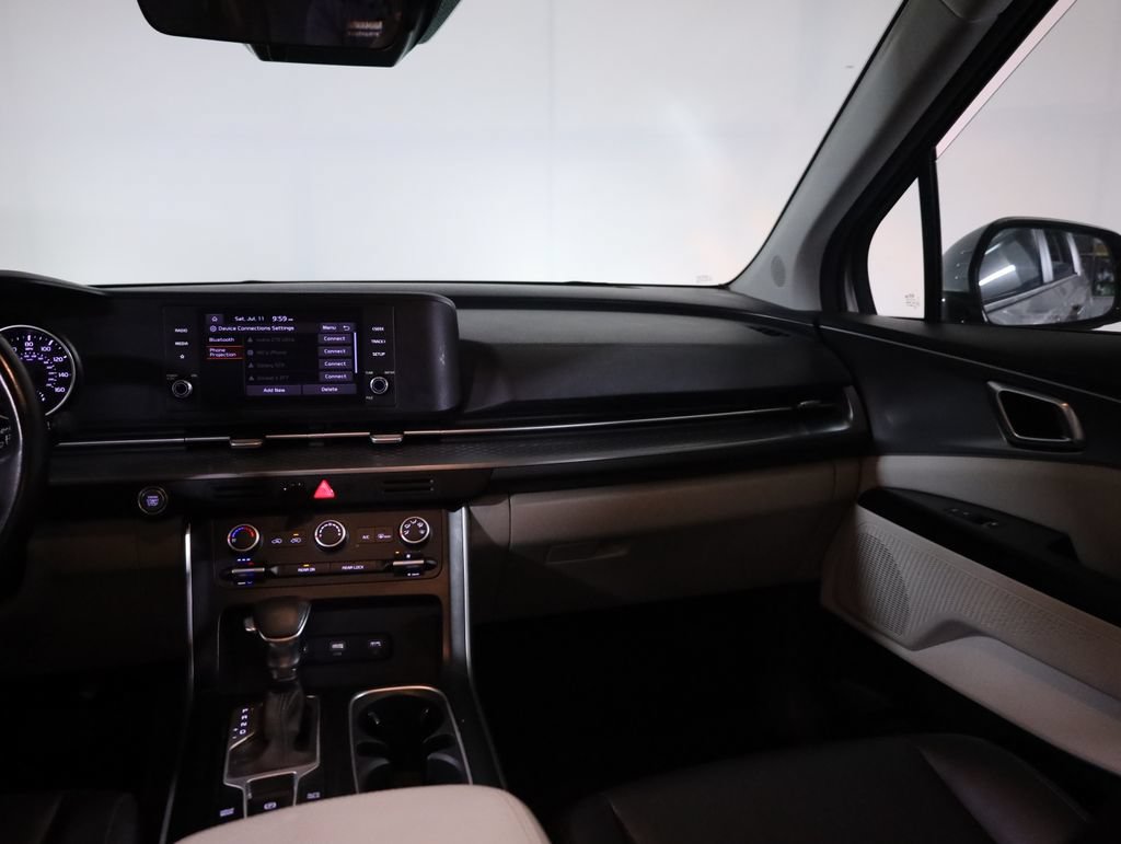 Used 2022 Kia Carnival LX FWD image 47
