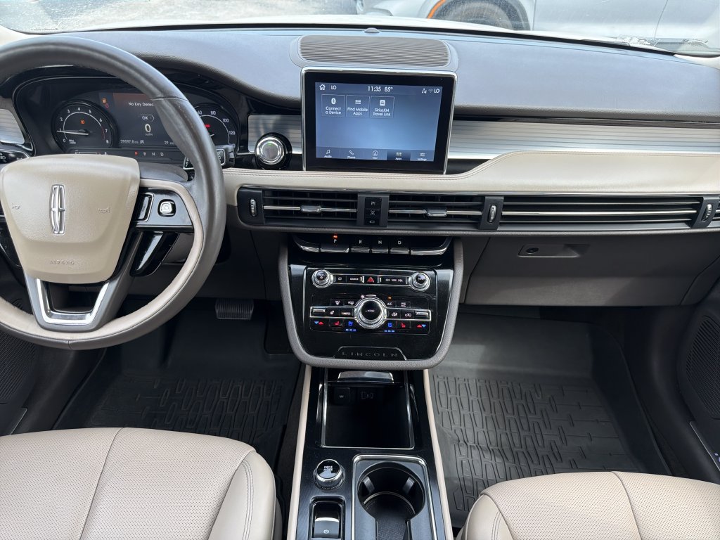 Used 2021 Lincoln Corsair AWD w/ Sport Package image 17