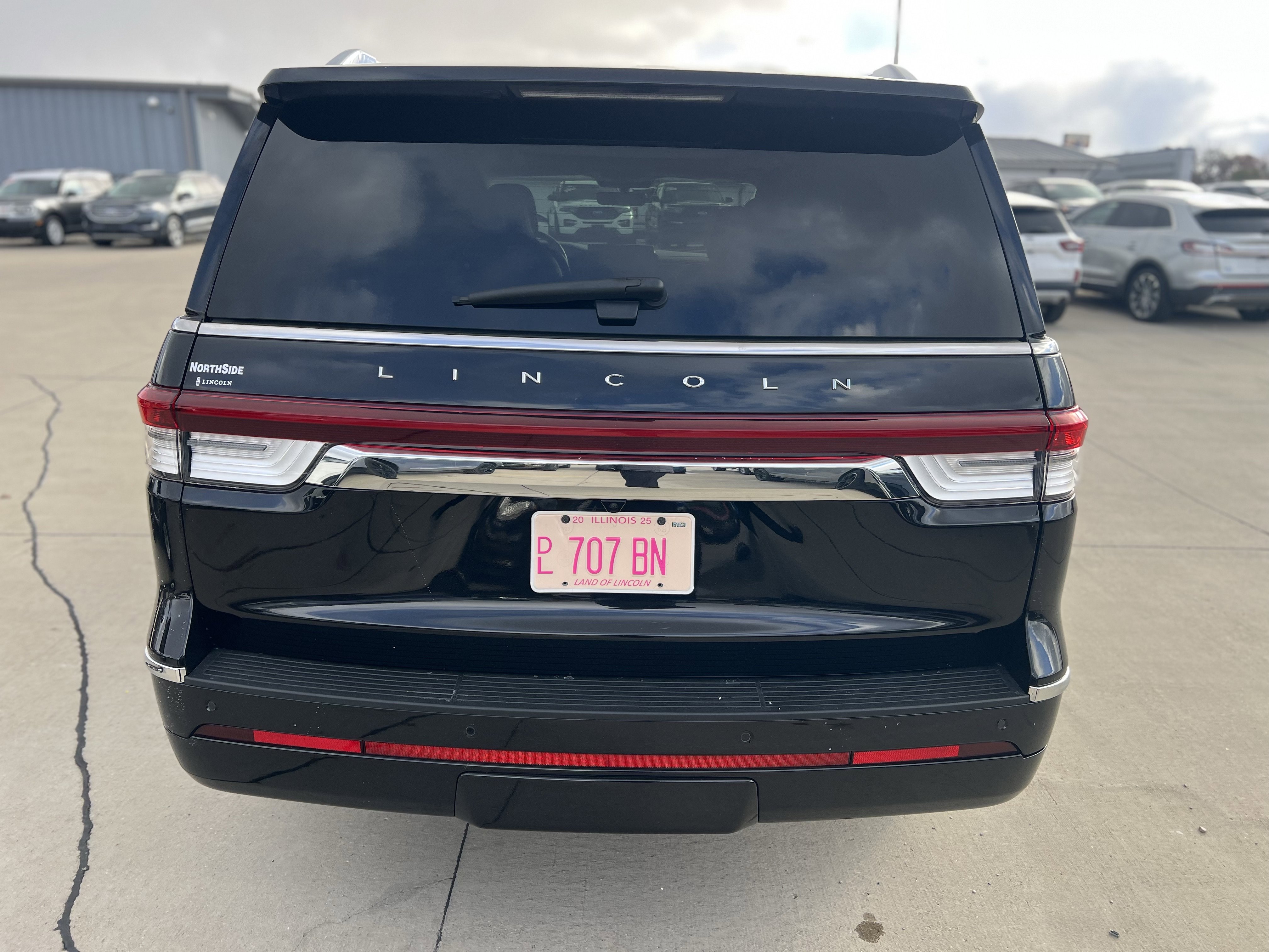 Used 2023 Lincoln Navigator Reserve image 6