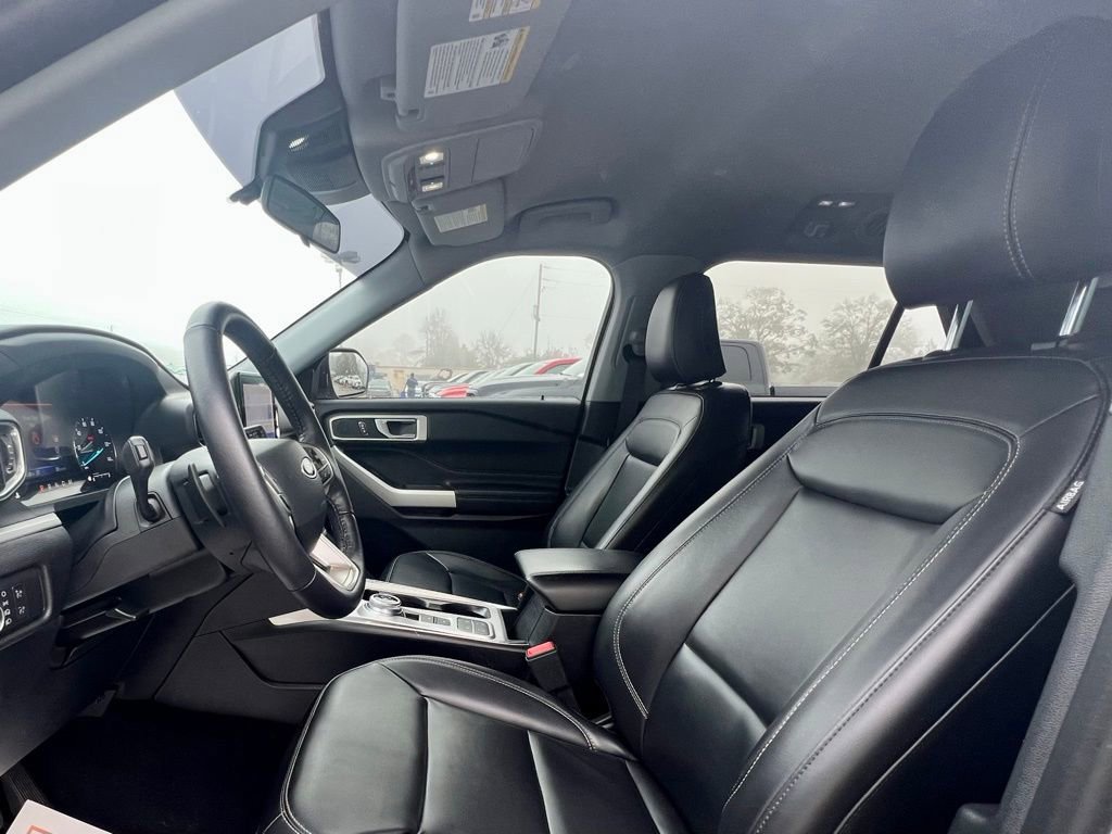 Used 2021 Ford Explorer XLT w/ Equipment Group 202A image 18