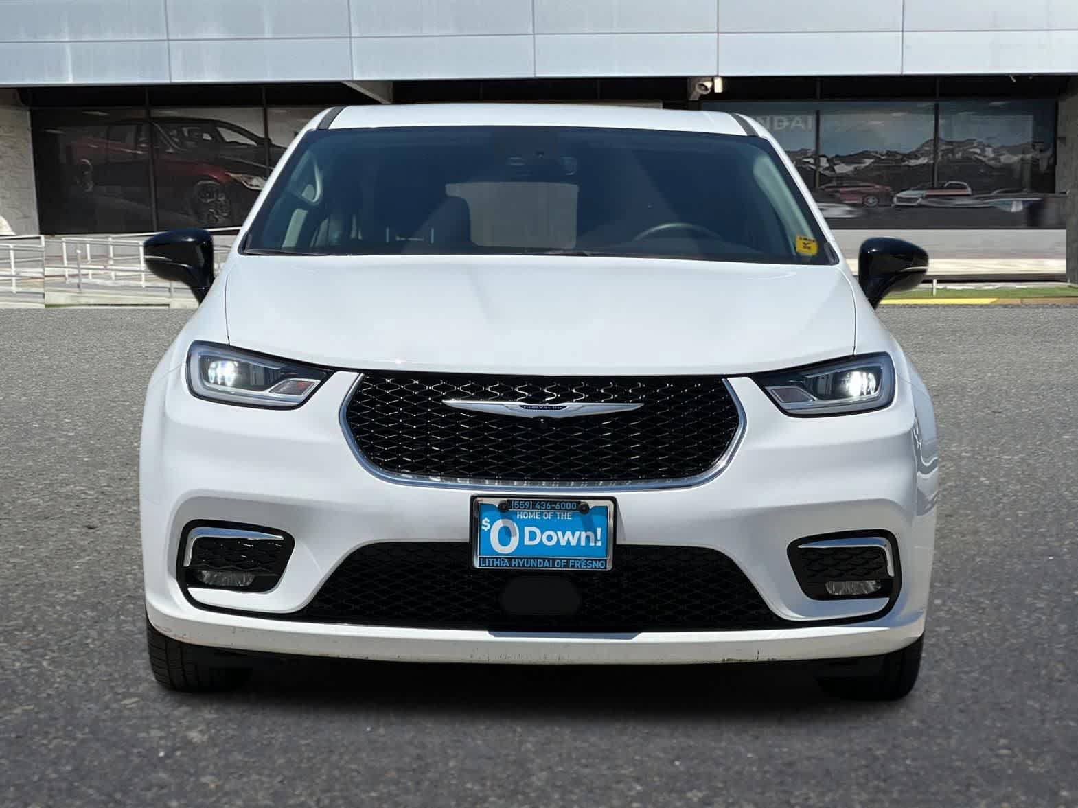 Used 2024 Chrysler Pacifica Limited FWD image 11