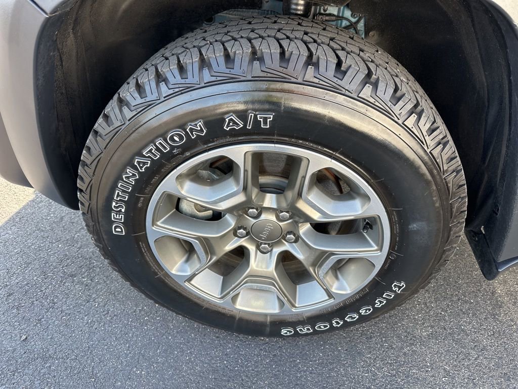 Used 2022 Jeep Cherokee Trailhawk w/ Trailer Tow Group image 37