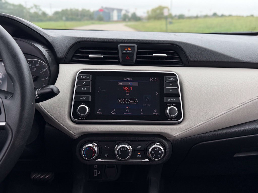 Used 2021 Nissan Versa SV FWD image 15