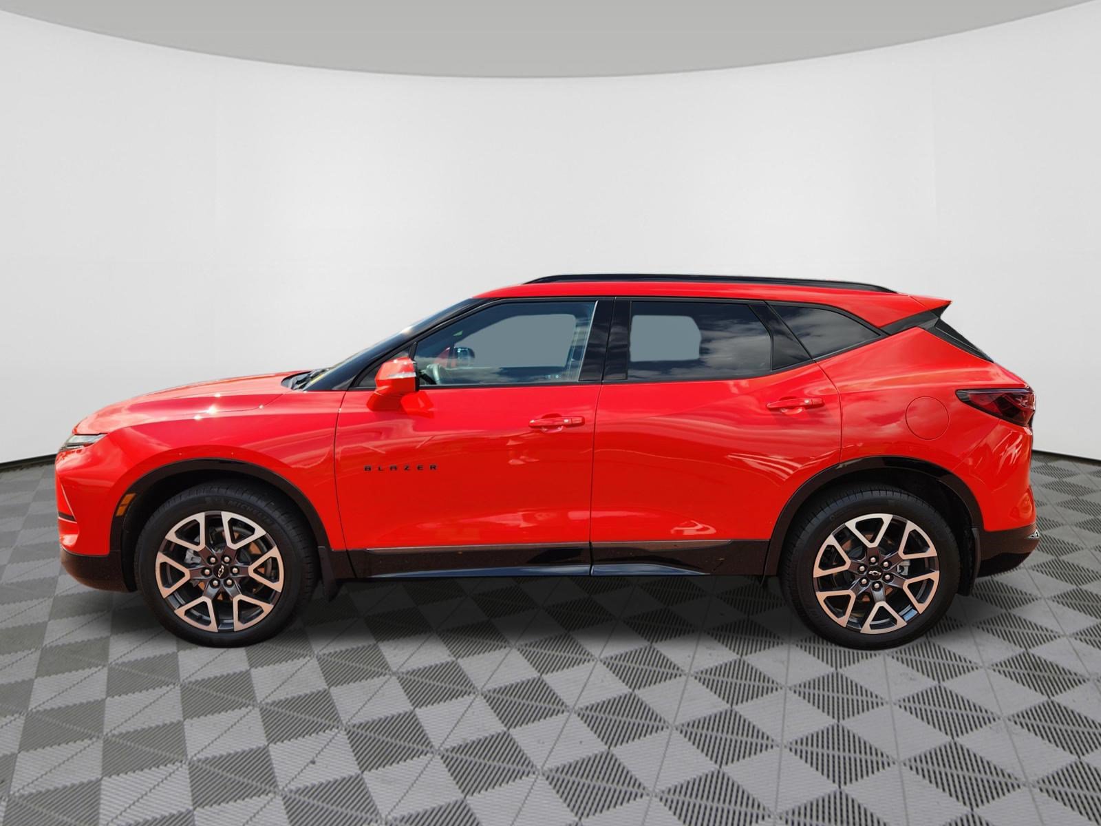 Used 2025 Chevrolet Blazer RS w/ Driver Confidence II Package AWD/4WD image 5