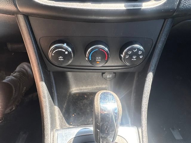 Used 2014 Dodge Avenger SE w/ Rallye Appearance Group FWD image 17