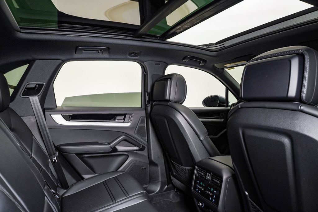 New 2026 Porsche Cayenne S AWD/4WD image 16