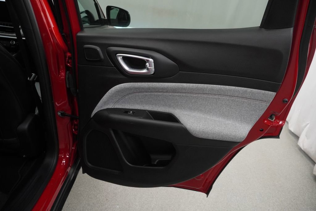 Used 2023 Jeep Compass Latitude w/ Sun and Sound Group AWD/4WD image 45