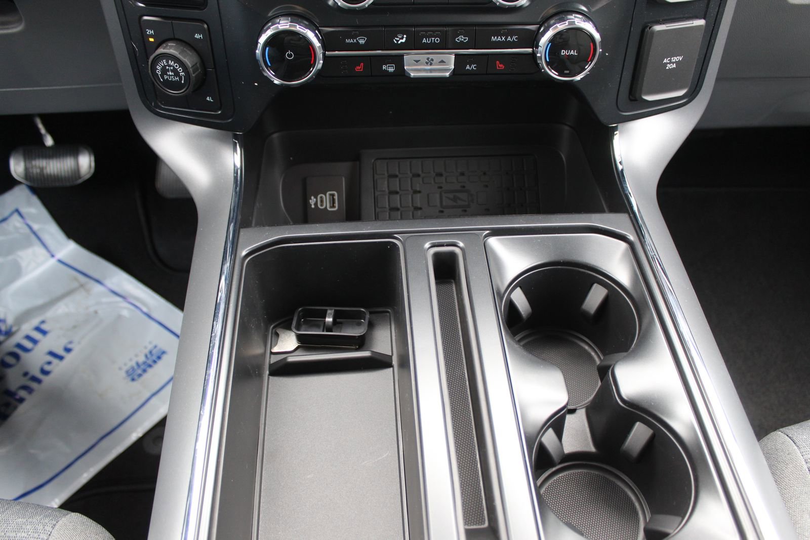 New 2025 Ford F150 XLT w/ Equipment Group 302A MID image 37