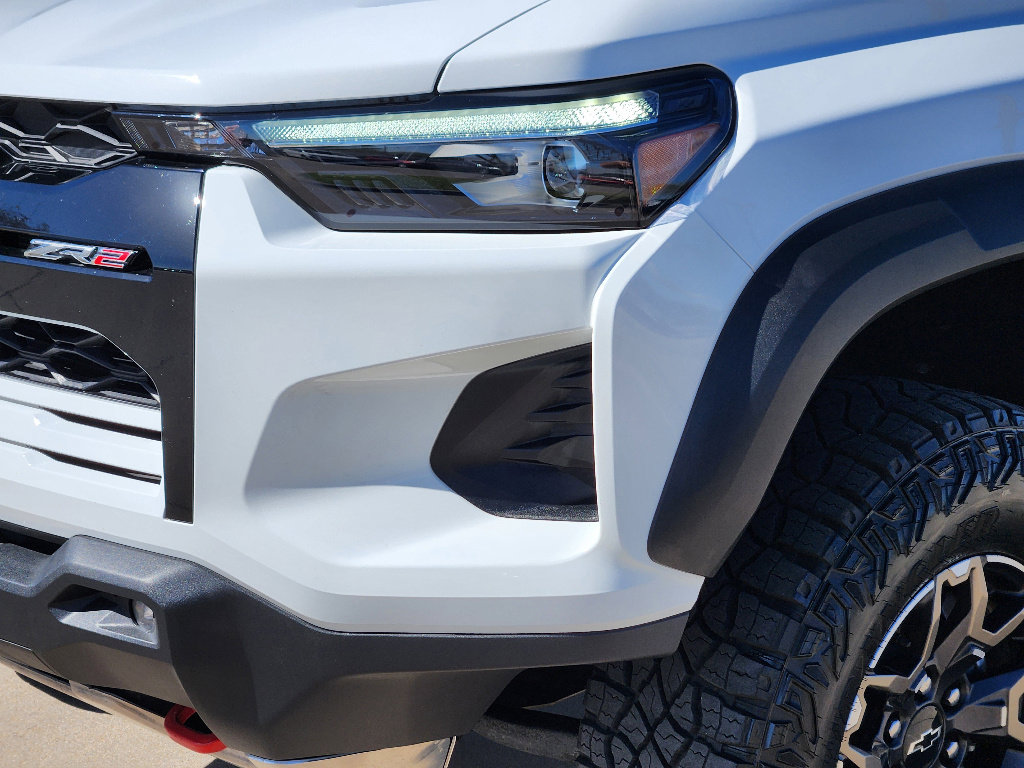 Used 2025 Chevrolet Colorado ZR2 w/ Technology Package image 15