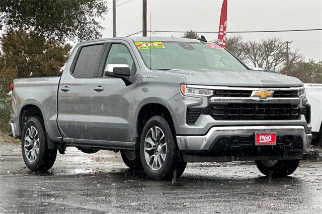 Used 2025 Chevrolet Silverado 1500 LT image 2