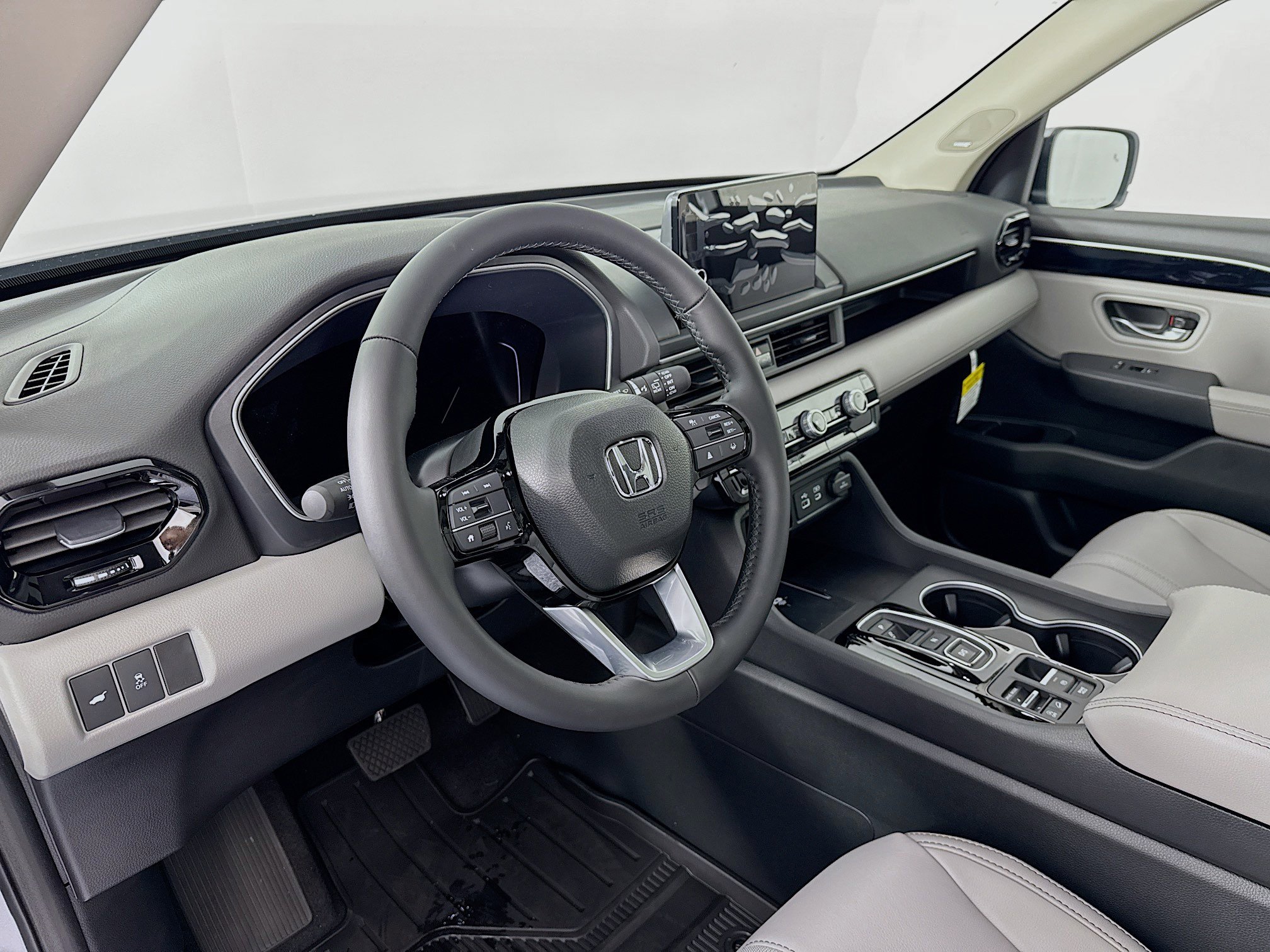New 2025 Honda Pilot Touring image 9