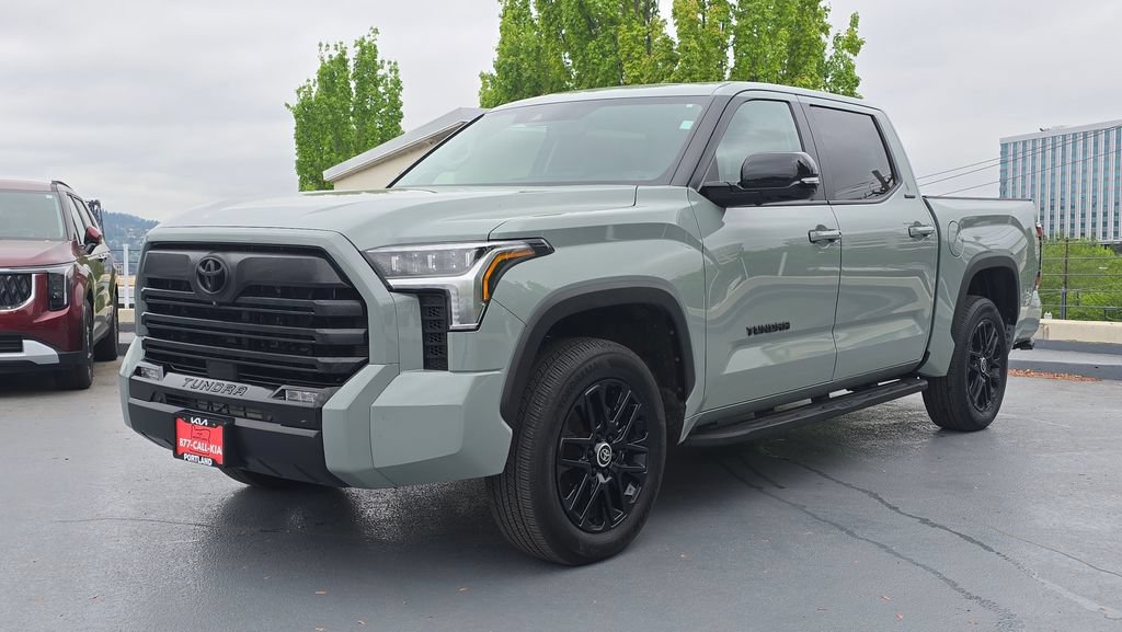 Used 2024 Toyota Tundra Limited AWD/4WD image 7