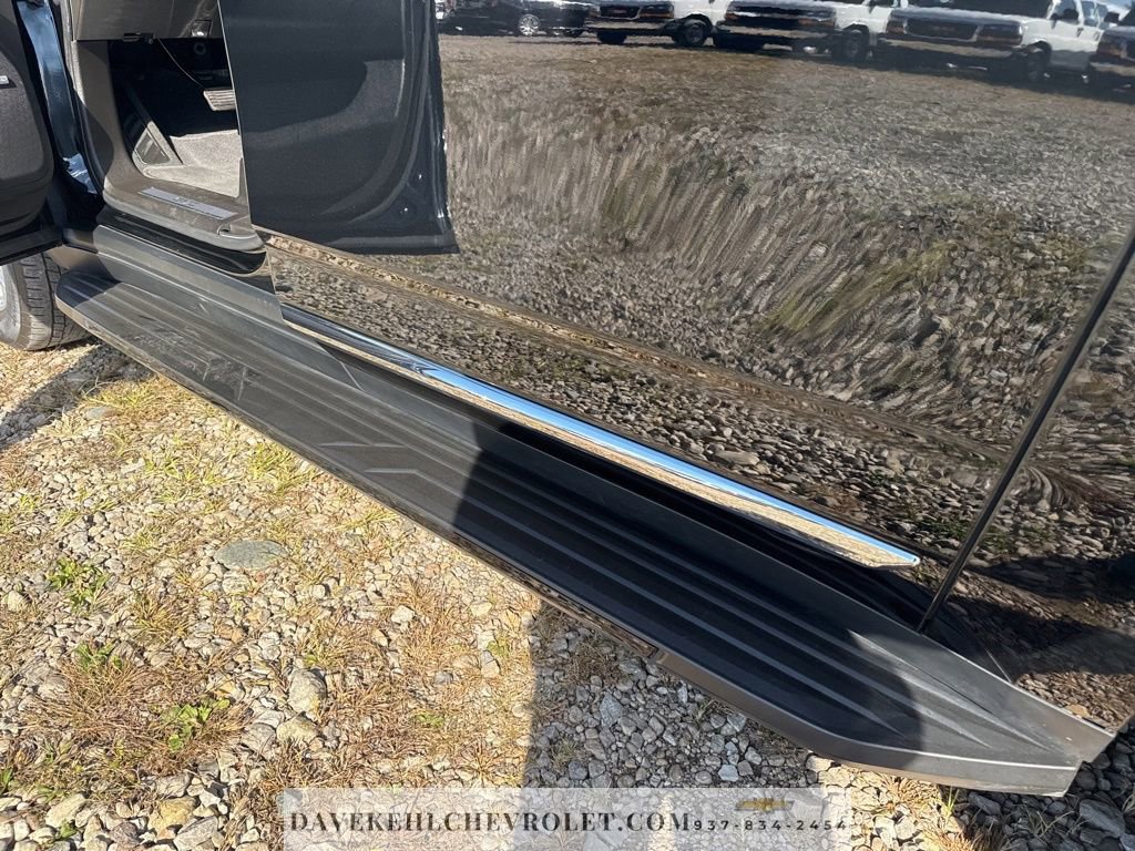 Used 2021 GMC Yukon XL SLT w/ SLT Premium Package image 43