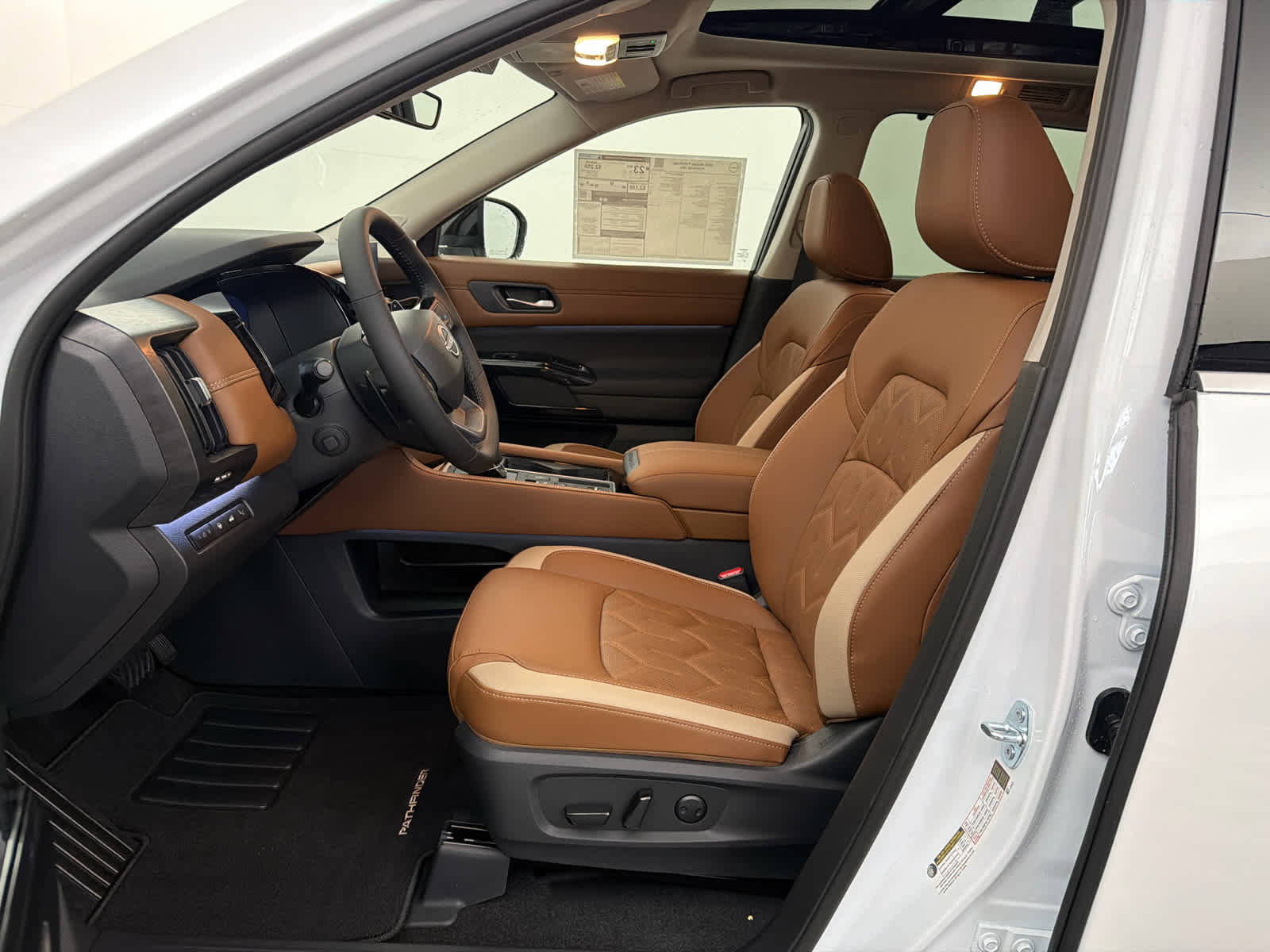 New 2026 Nissan Pathfinder Platinum image 14
