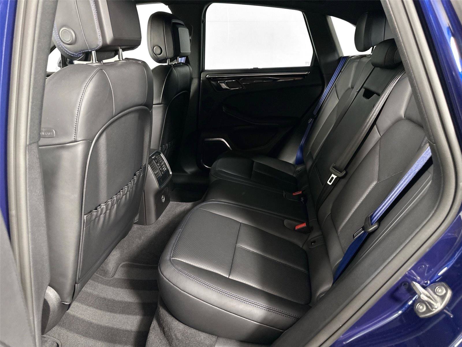Certified 2025 Porsche Macan GTS AWD/4WD image 26