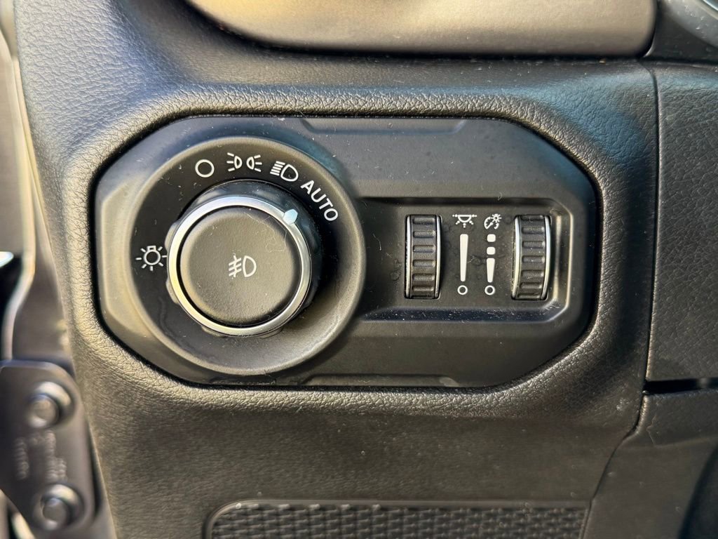 Used 2020 Jeep Wrangler Sport image 25