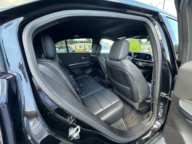 Used 2024 Cadillac XT4 Premium Luxury image 17