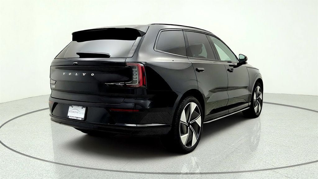 Used 2025 Volvo EX90 Ultra AWD/4WD image 5
