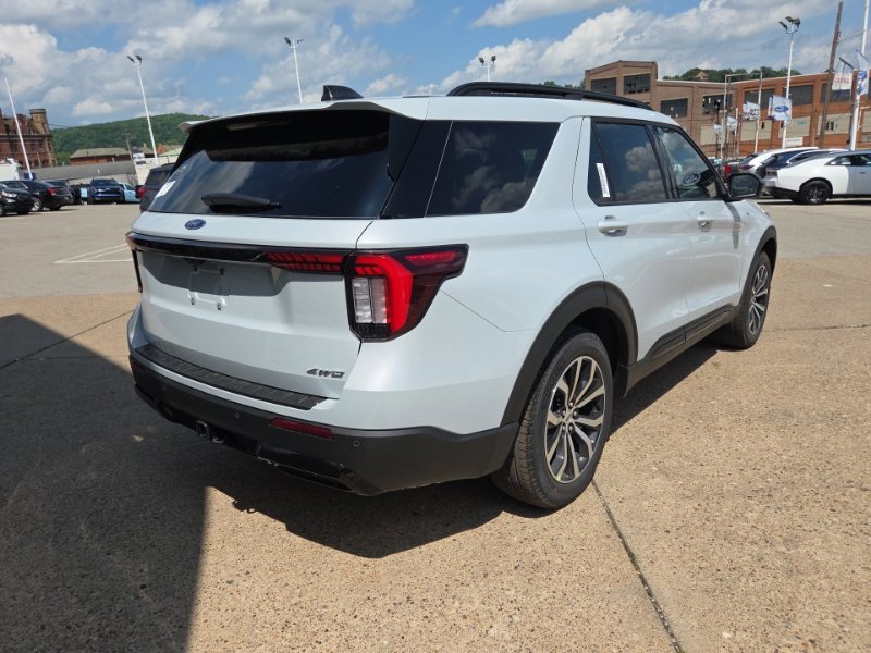 New 2026 Ford Explorer ST-Line AWD/4WD image 7