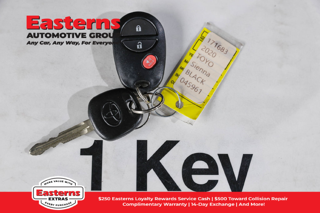 Used 2020 Toyota Sienna L FWD image 24