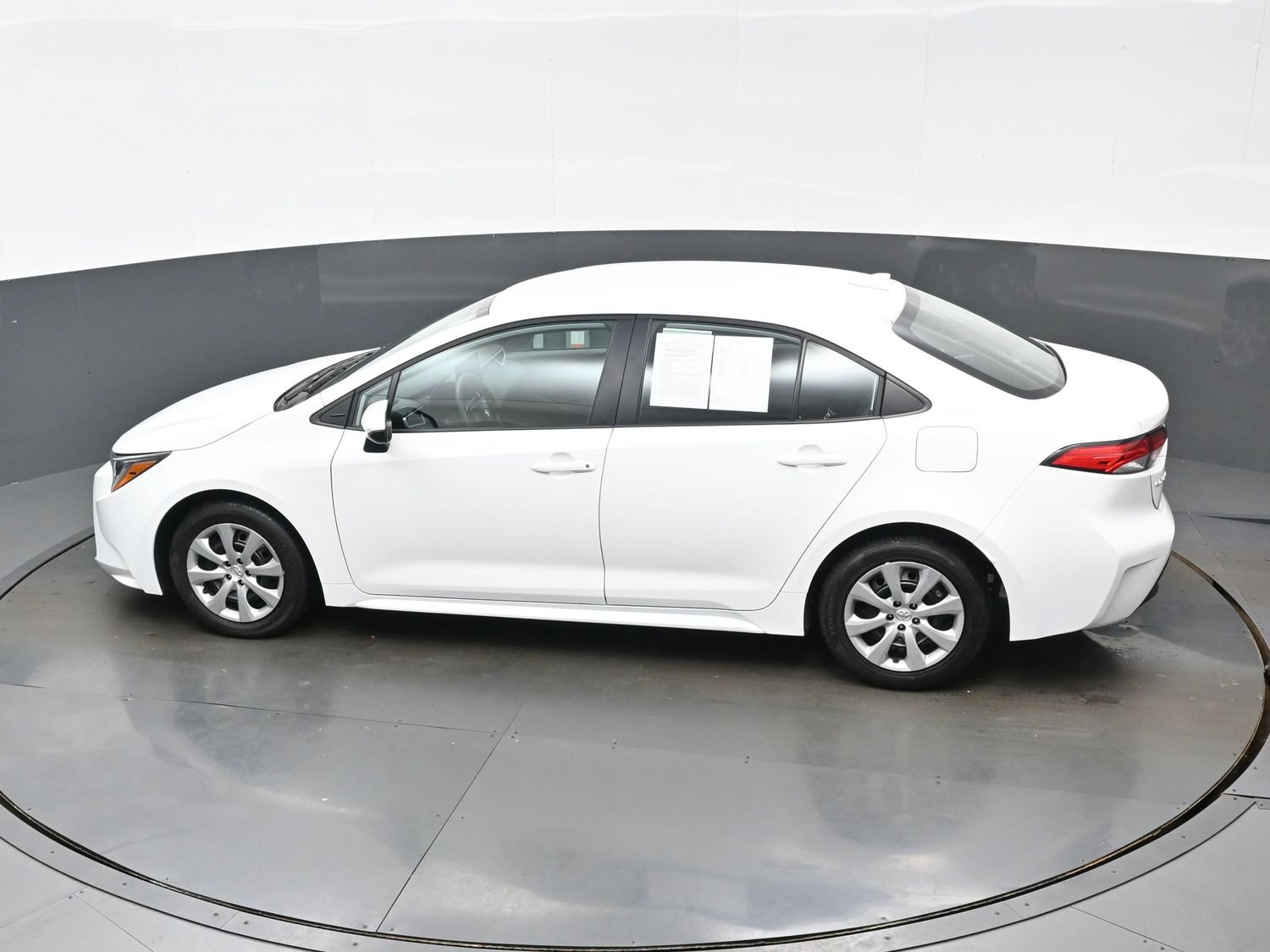 Used 2025 Toyota Corolla LE FWD image 35