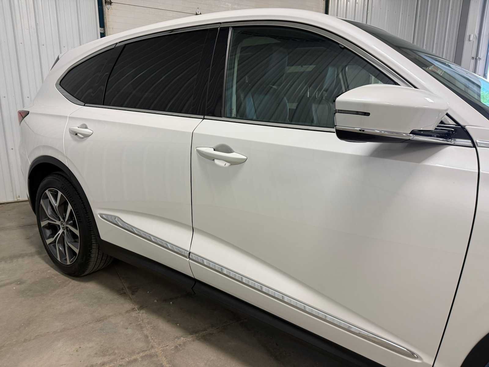 Used 2024 Acura MDX SH-AWD w/ Technology Package image 11