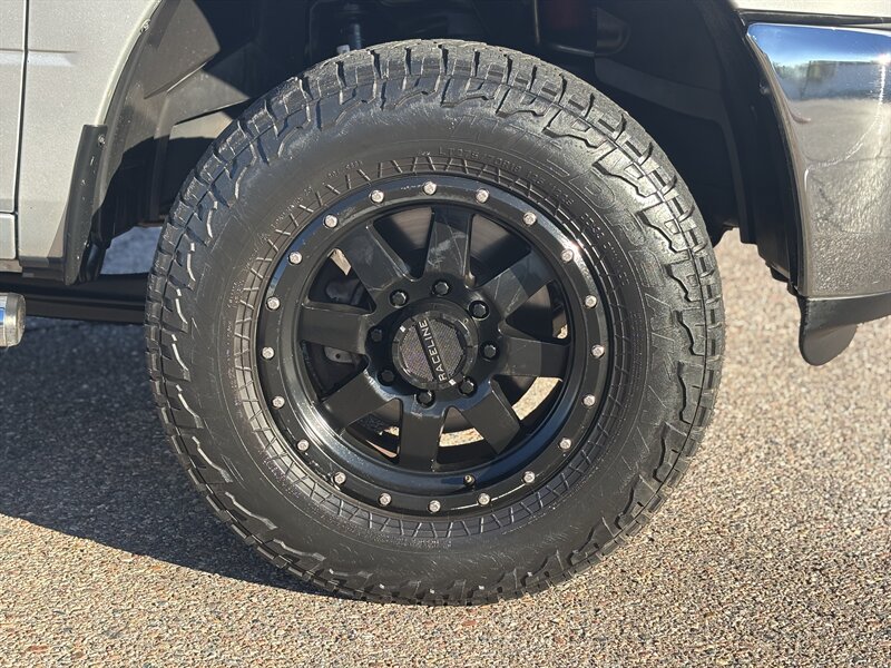 Used 2015 RAM 2500 Tradesman w/ Chrome Appearance Group AWD/4WD image 9