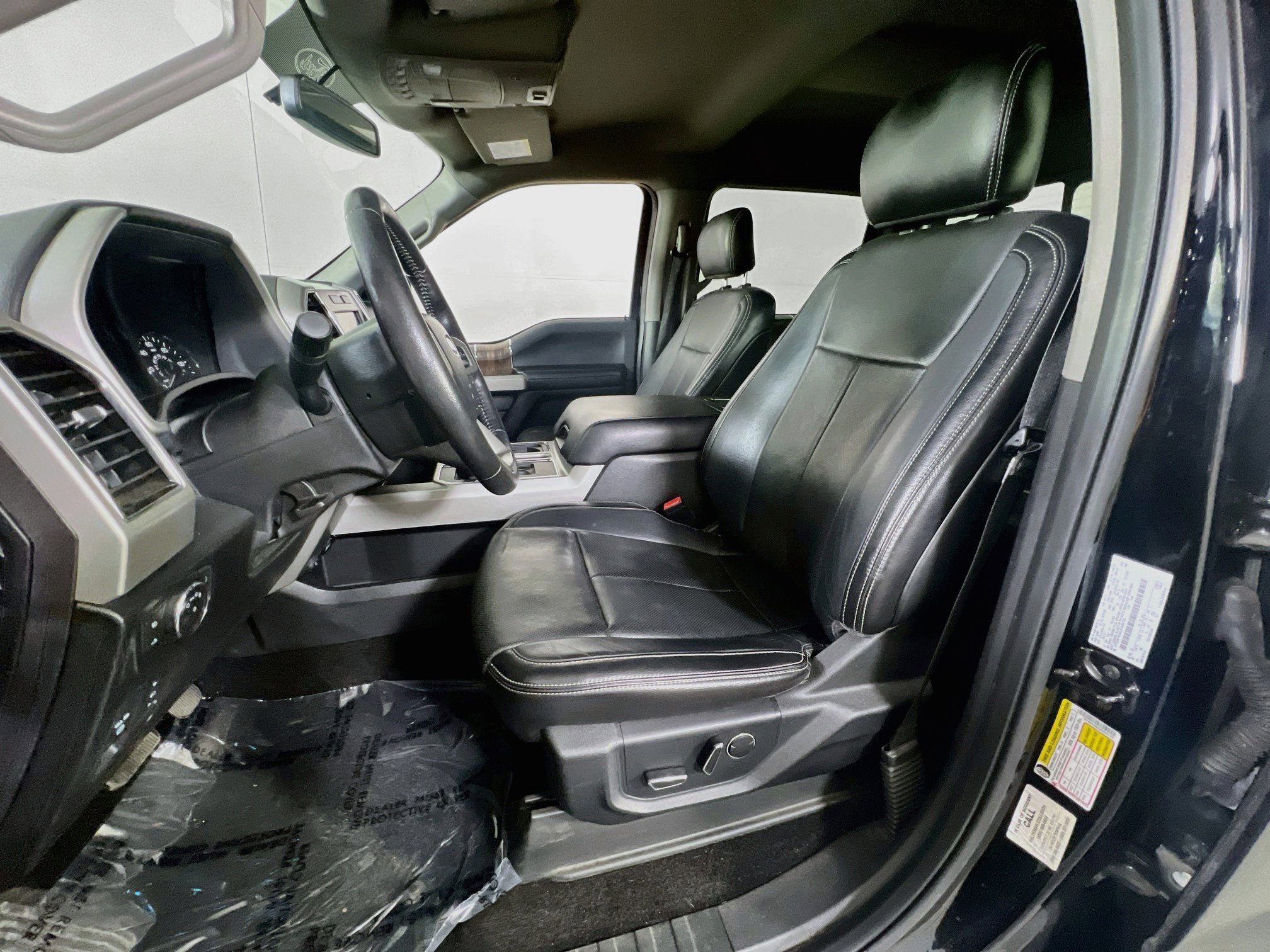 Used 2018 Ford F150 Lariat w/ Max Trailer Tow Package image 21