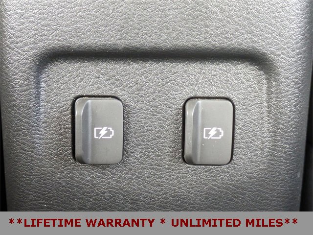 Used 2023 Nissan Kicks SR w/ SR Premium Package image 21