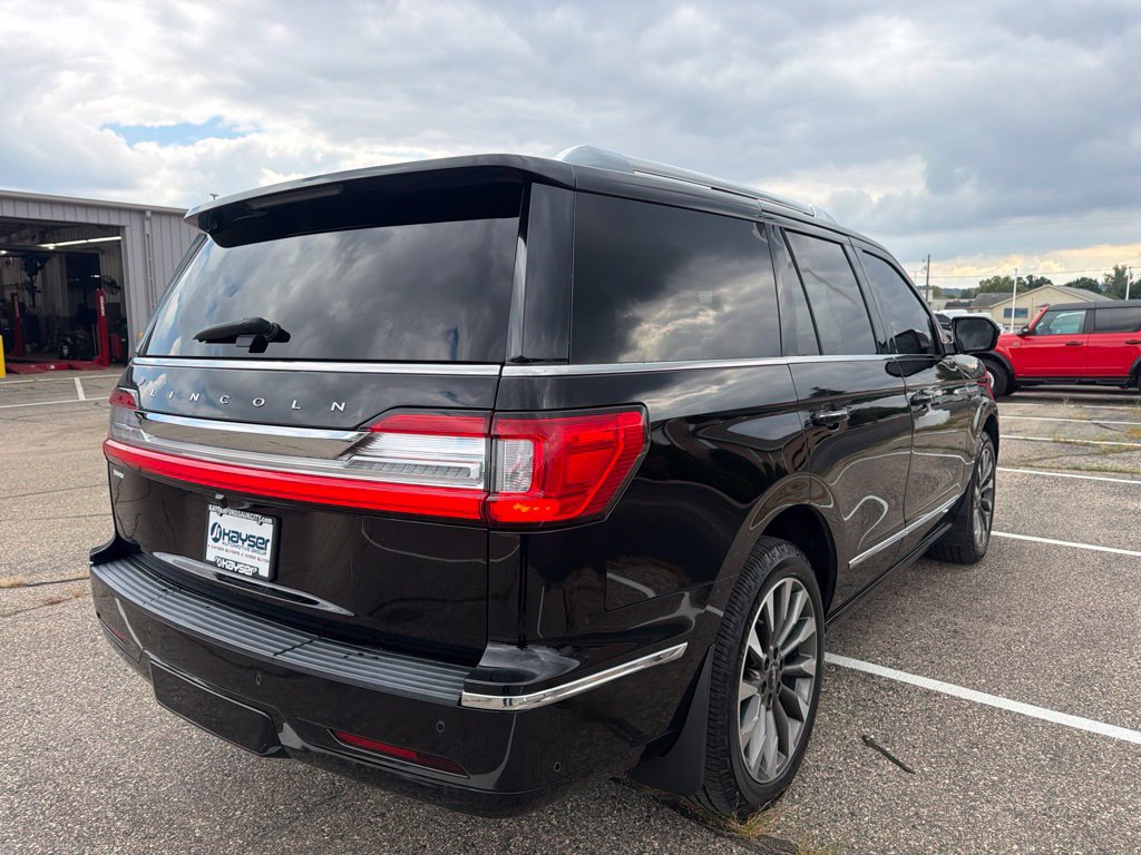Used 2021 Lincoln Navigator Reserve AWD/4WD image 7