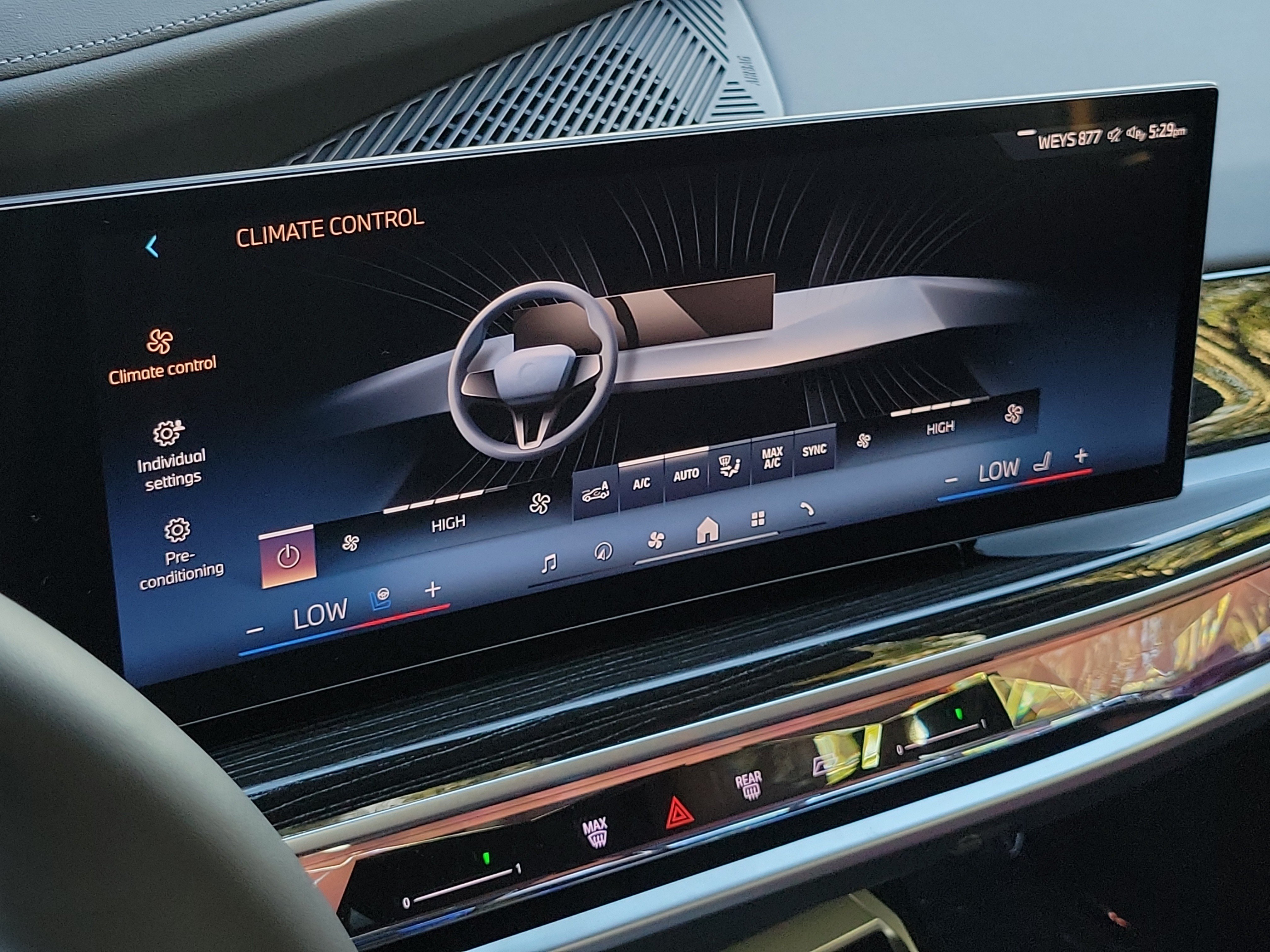 Used 2026 BMW 740i w/ Executive Package RWD image 31