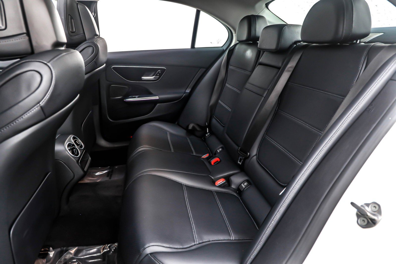 Used 2023 Mercedes-Benz C 300 Sedan image 7