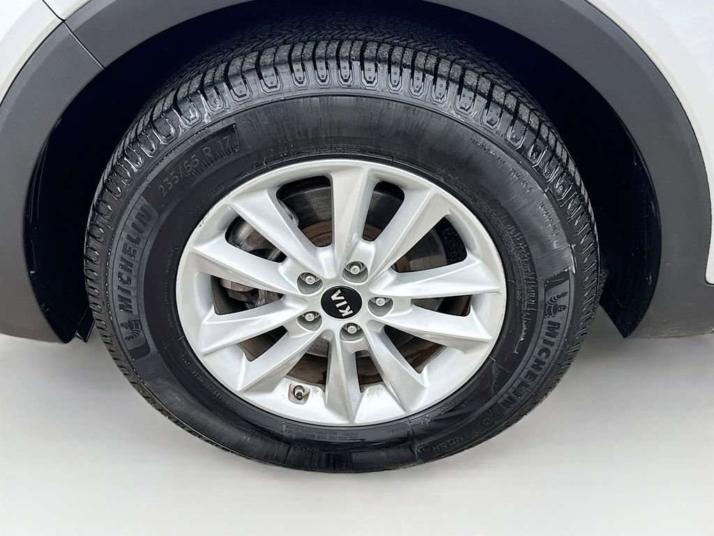 Used 2019 Kia Sorento L FWD image 39