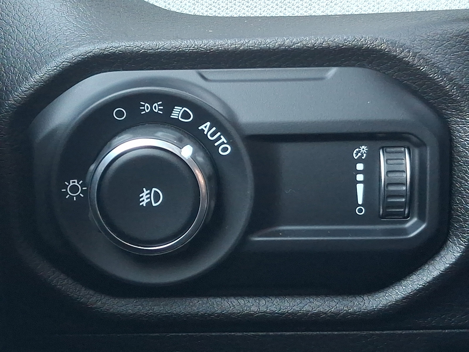 Used 2025 Jeep Wrangler Unlimited Sport image 27