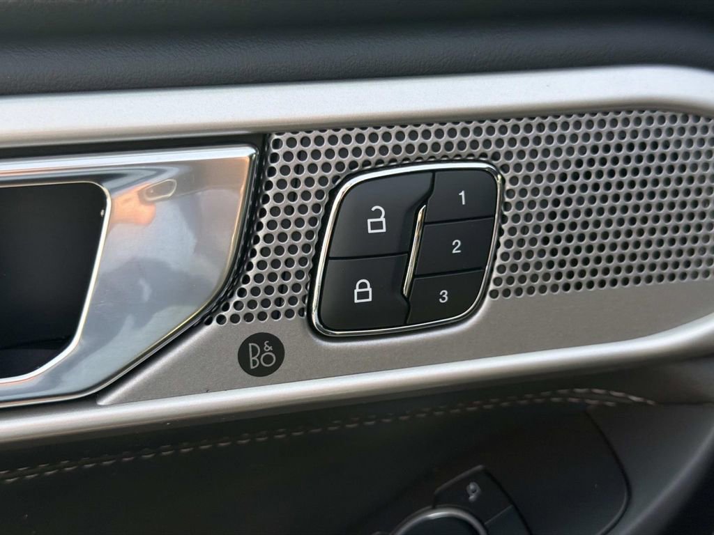 Used 2020 Ford Explorer Limited w/ Class III Trailer Tow Package AWD/4WD image 24