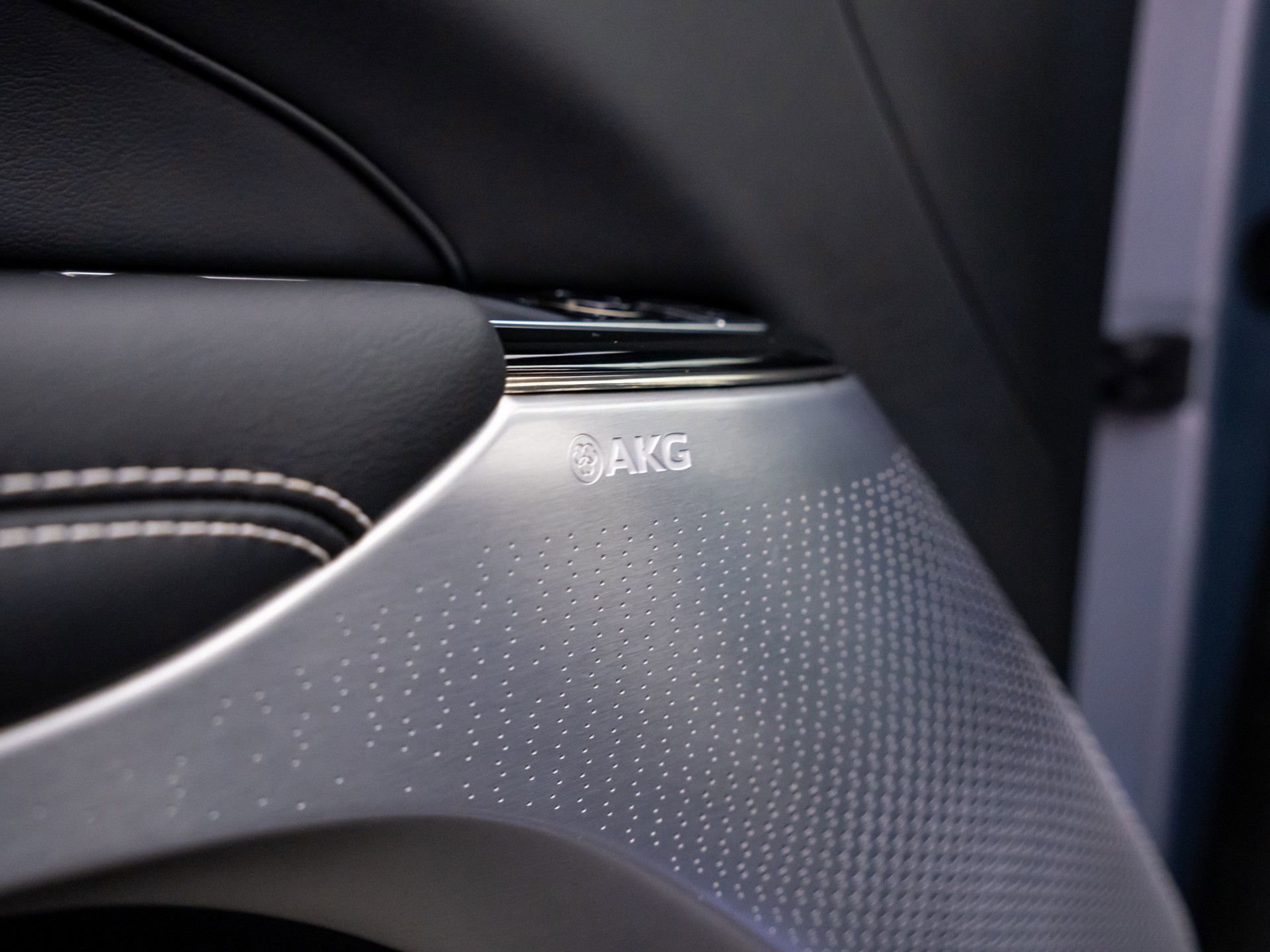 Certified 2025 Cadillac Lyriq Luxury w/ LPO, Floor Liner Package image 16