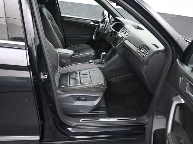 Used 2022 Volkswagen Tiguan SEL R-Line image 13