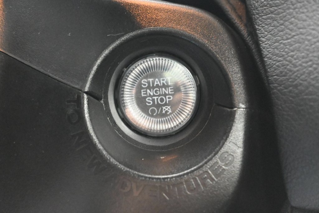 Used 2023 Jeep Renegade Limited w/ Limited Elite Group AWD/4WD image 23