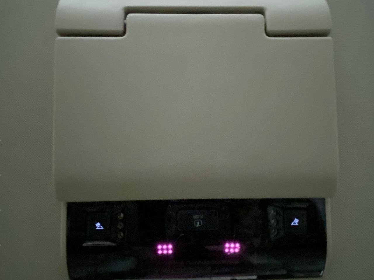 Used 2020 Cadillac Escalade Premium Luxury image 29