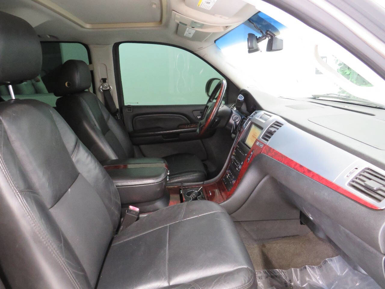 Used 2007 Cadillac Escalade EXT w/ Information Package AWD/4WD image 11